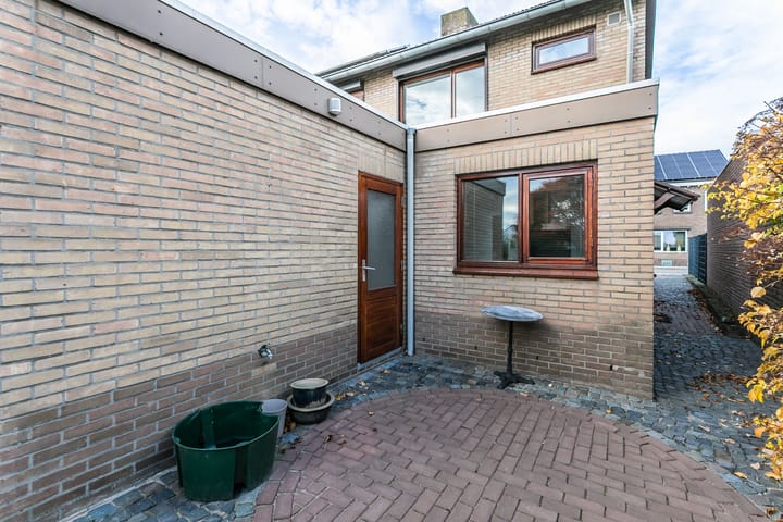 Photo 25 of Heiveldstraat 43