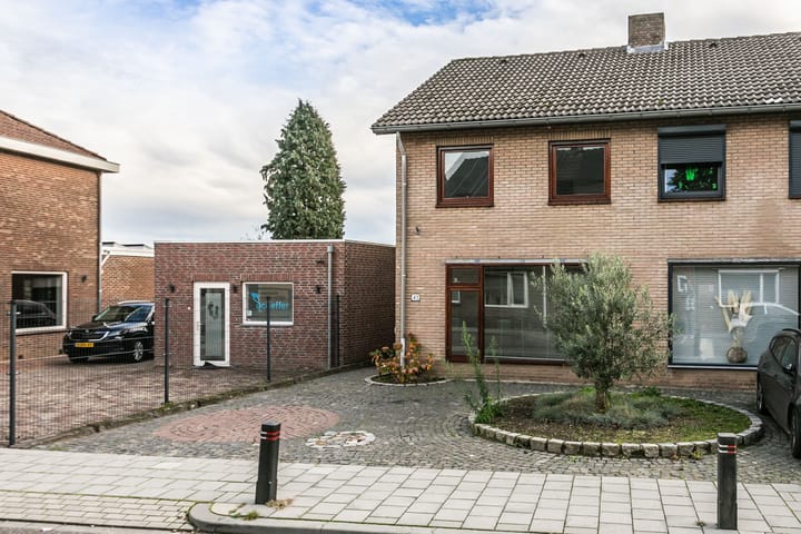 Photo 31 of Heiveldstraat 43