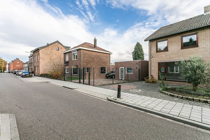 Photo 32 of Heiveldstraat 43