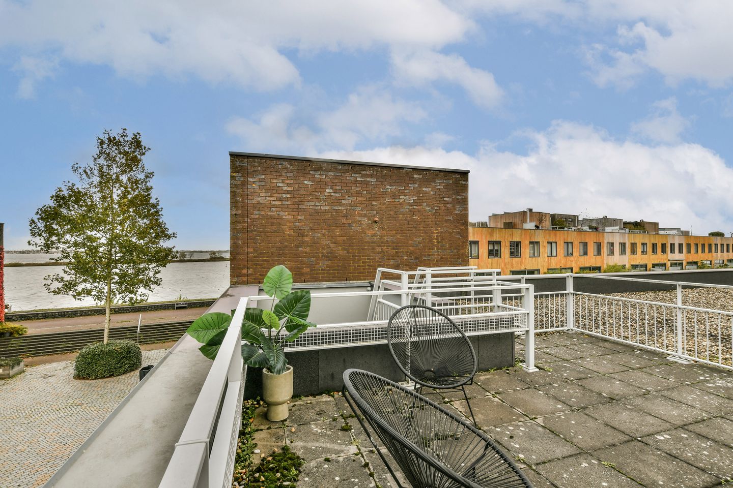 Foto 4 van Barkasstraat 100