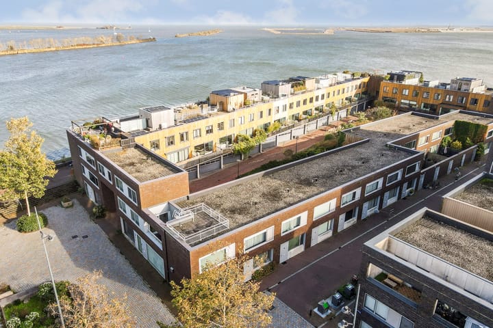 Photo 38 of Barkasstraat 100