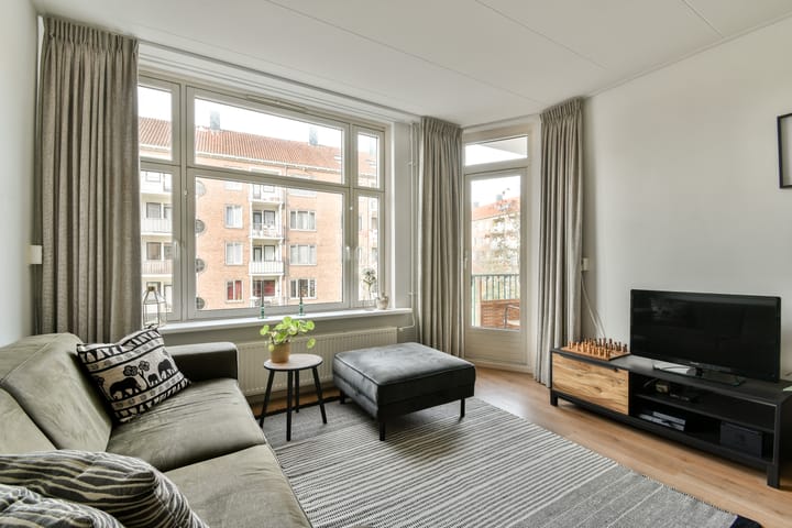 Photo 2 of Robert Scottstraat 42-1