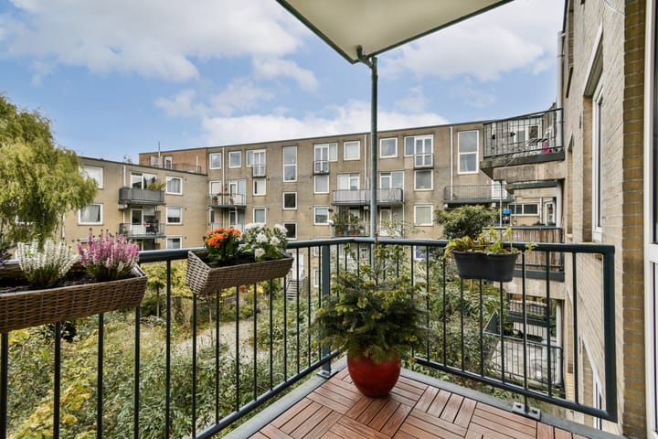 Photo 2 of Admiraliteitstraat 53