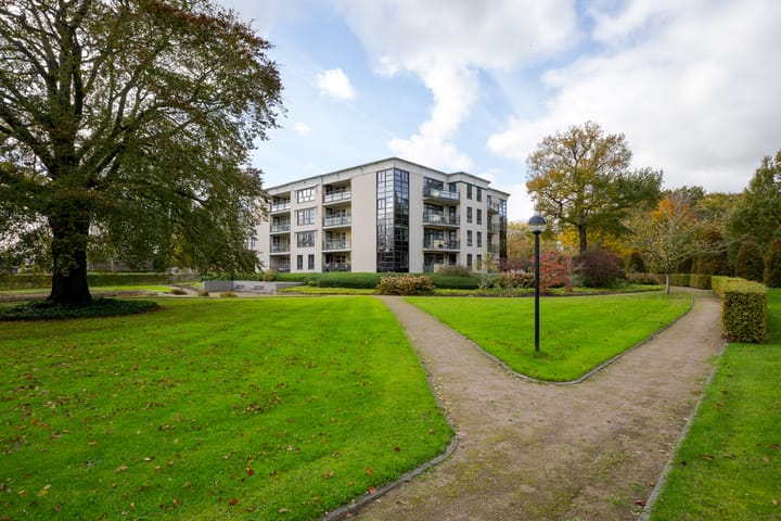 Photo 11 of Badhuisstraat 17