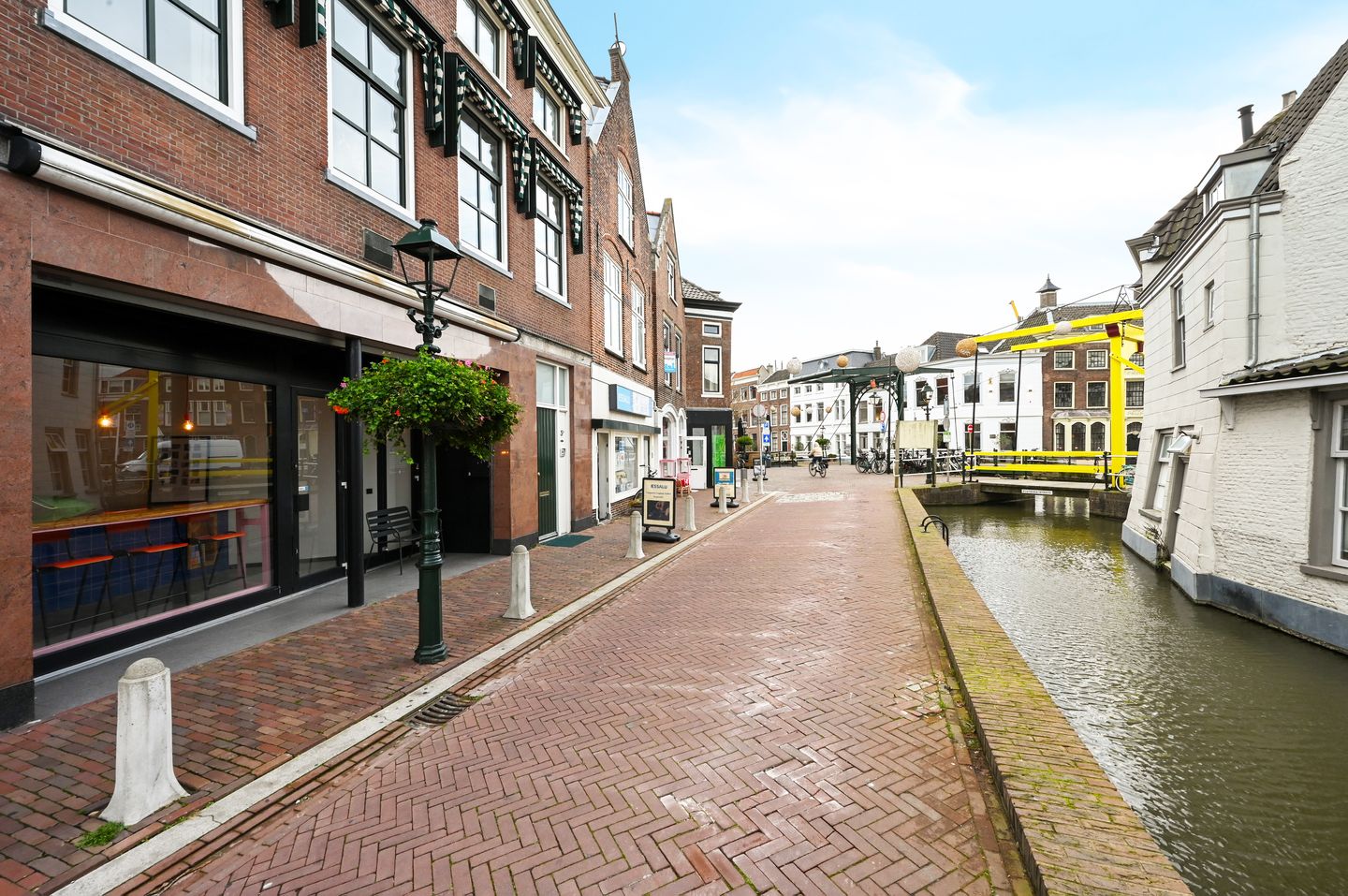 View photo 4 of Goudsteen 3