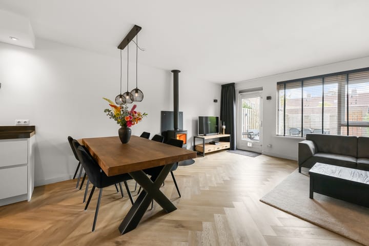 Photo 6 of De Pollen 107