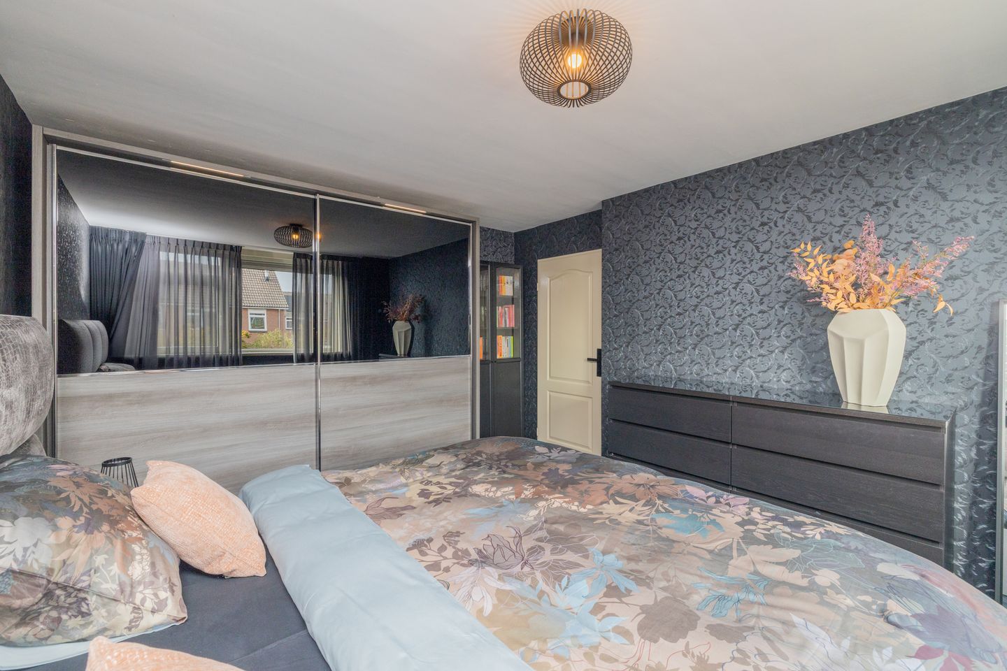 Photo 19 of Zoutmanstraat 11