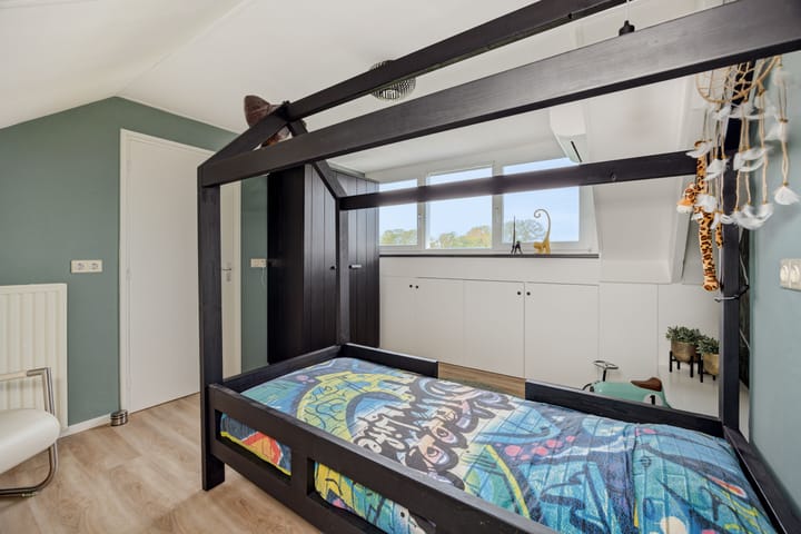 Photo 38 of Eekstraat 27