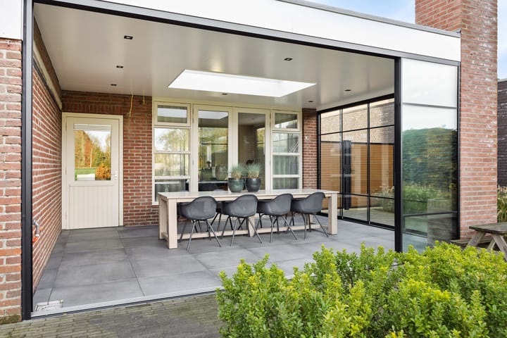 Photo 41 of Eekstraat 27