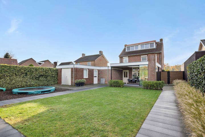 Photo 43 of Eekstraat 27