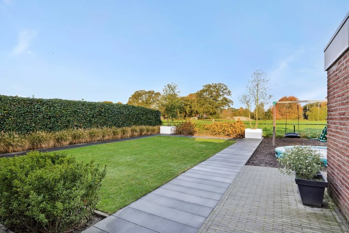 Photo 45 of Eekstraat 27