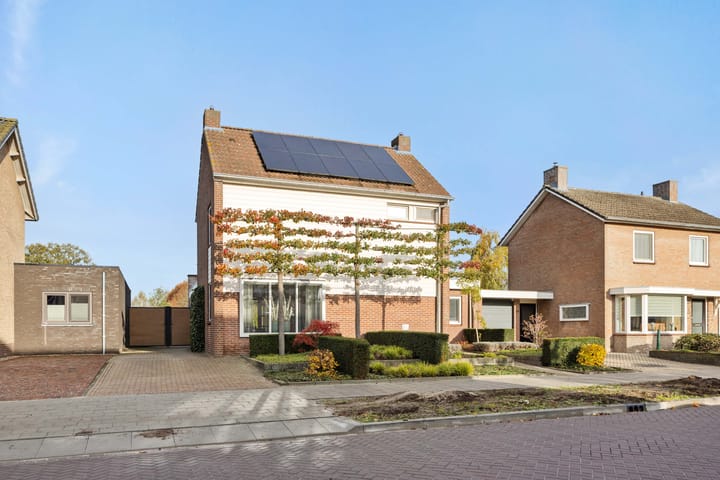 Photo 46 of Eekstraat 27