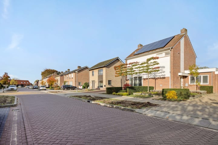 Photo 47 of Eekstraat 27