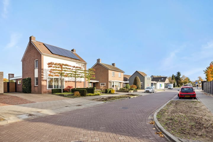 Photo 48 of Eekstraat 27