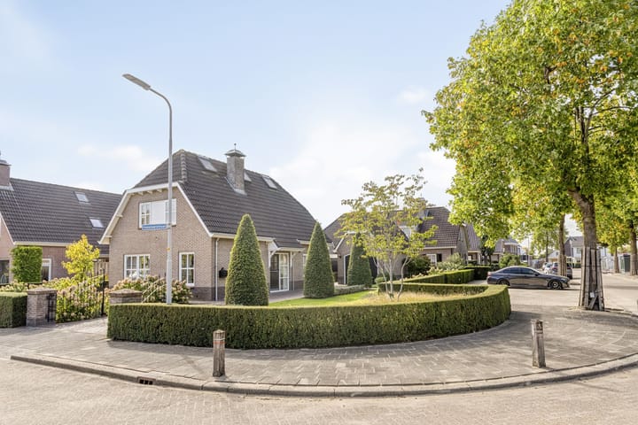 Foto 1 van Hazelaarstraat 2