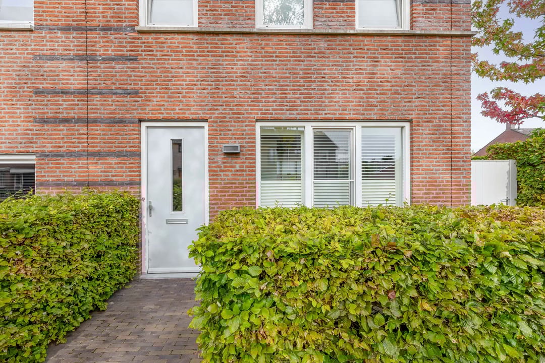 Foto 2 van Burgemeester Moorenstraat 2