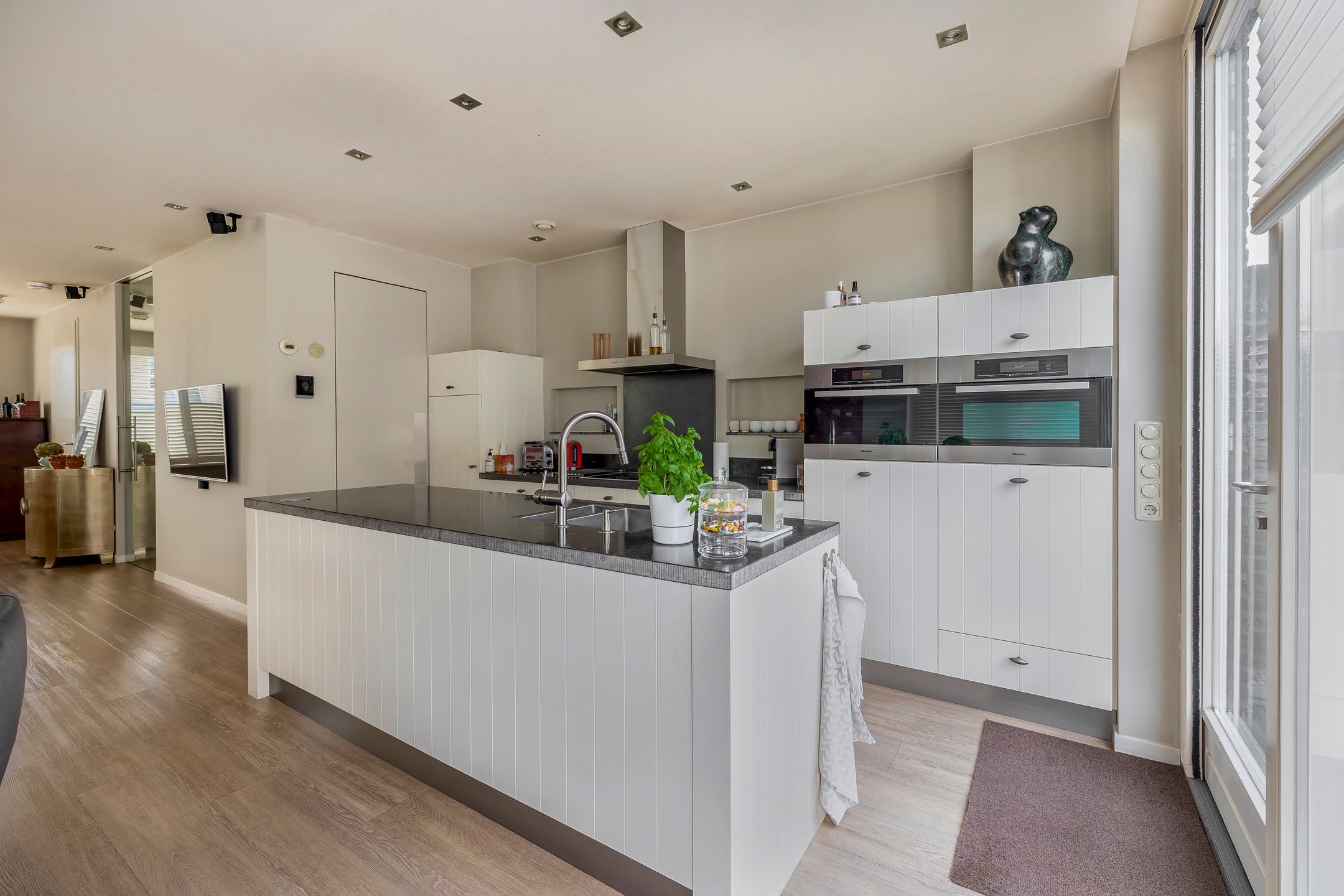 Foto 9 van Burgemeester Moorenstraat 2