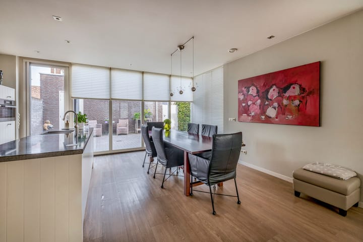 Foto 7 van Burgemeester Moorenstraat 2