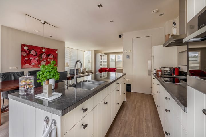 Foto 10 van Burgemeester Moorenstraat 2