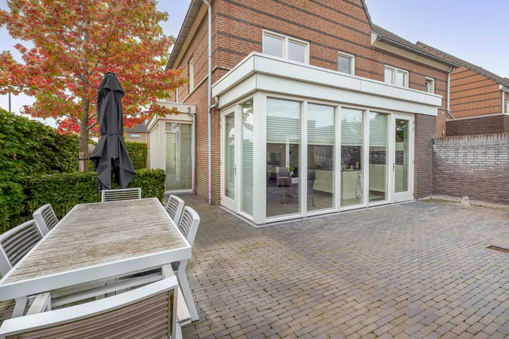 Foto 22 van Burgemeester Moorenstraat 2