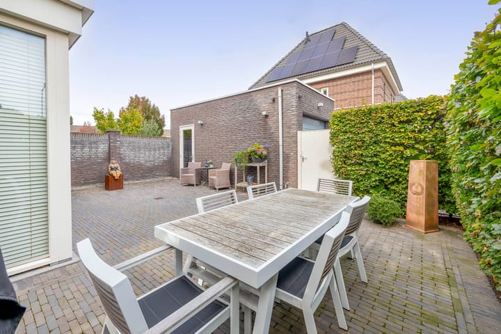 Foto 23 van Burgemeester Moorenstraat 2