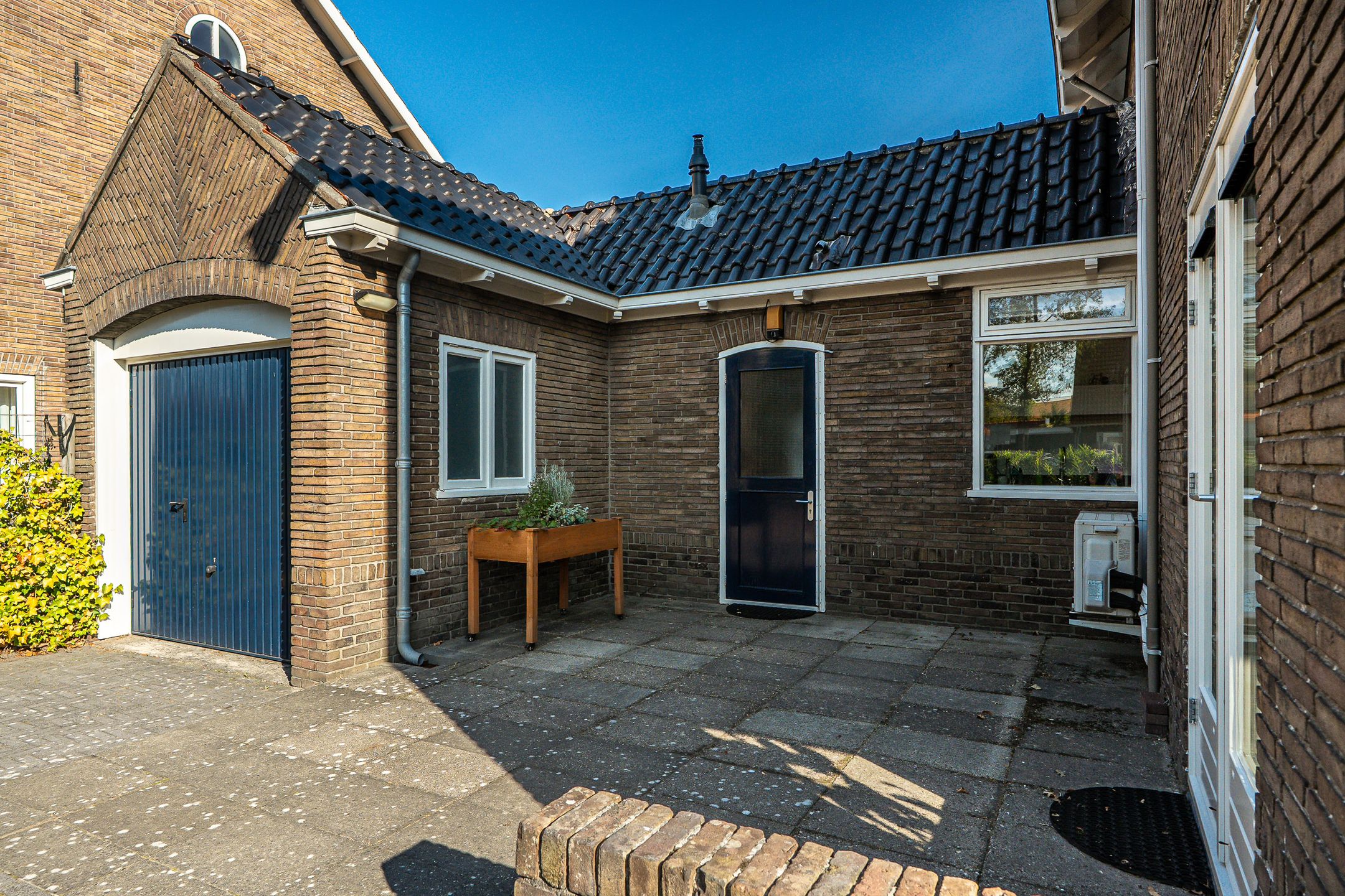 Foto 42 van van Miereveltplantsoen 12