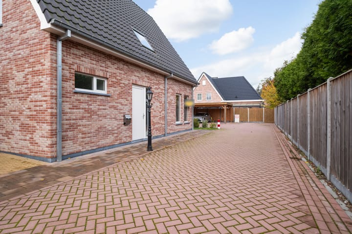 Photo 2 of Pater Andreoliweg 3