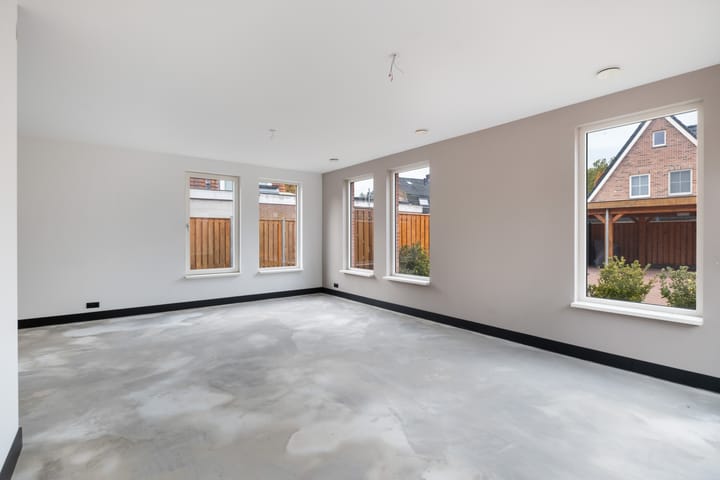 Photo 13 of Pater Andreoliweg 3