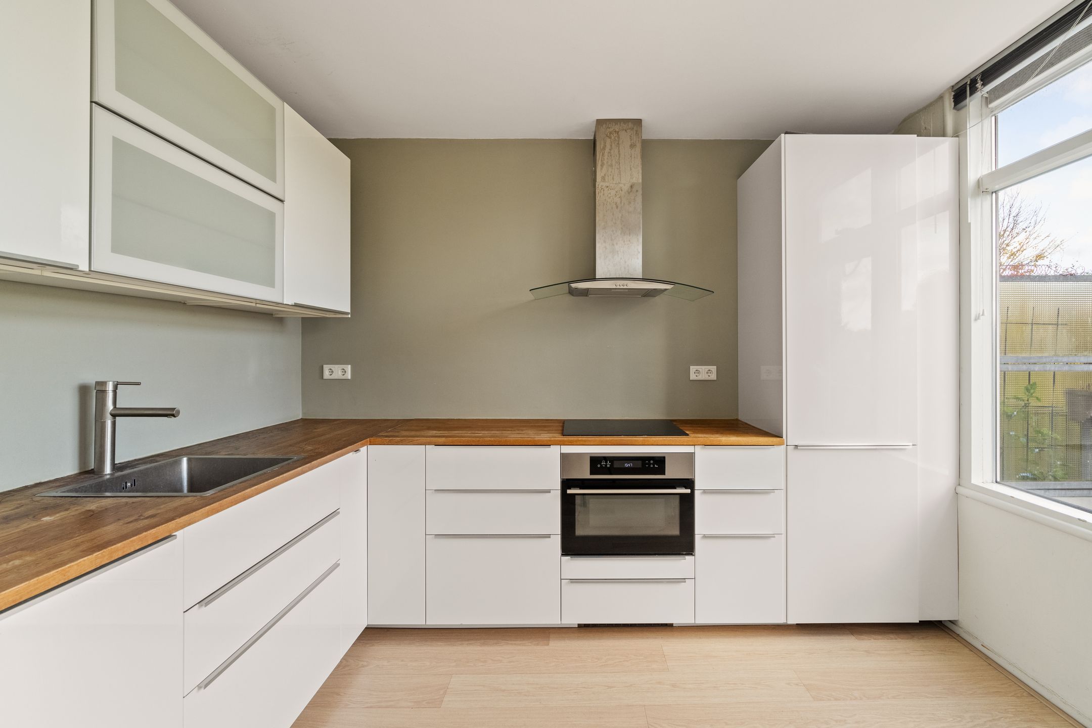 Photo 9 of Statenweg 150-A