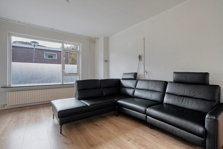 Photo 8 of Vincent van Goghstraat 13