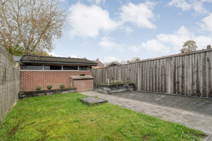 Photo 28 of Vincent van Goghstraat 13