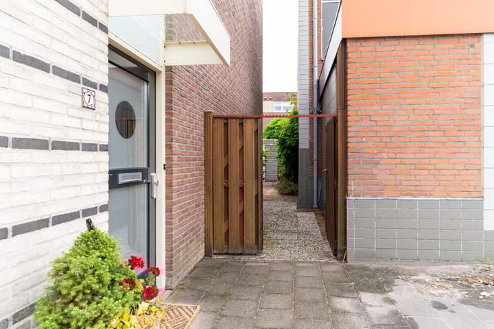Photo 7 of Van Alkemadestraat 7