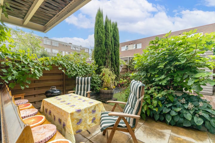 Photo 14 of Van Alkemadestraat 7