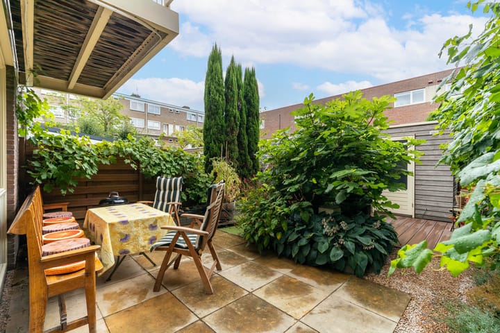 Photo 15 of Van Alkemadestraat 7