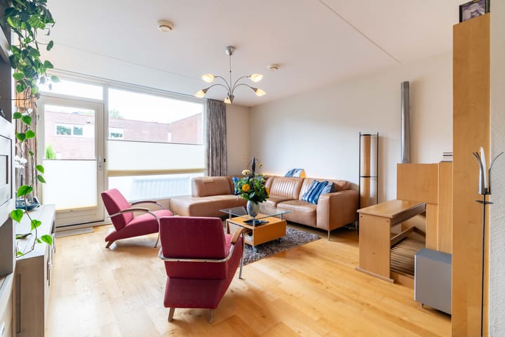 Photo 21 of Van Alkemadestraat 7