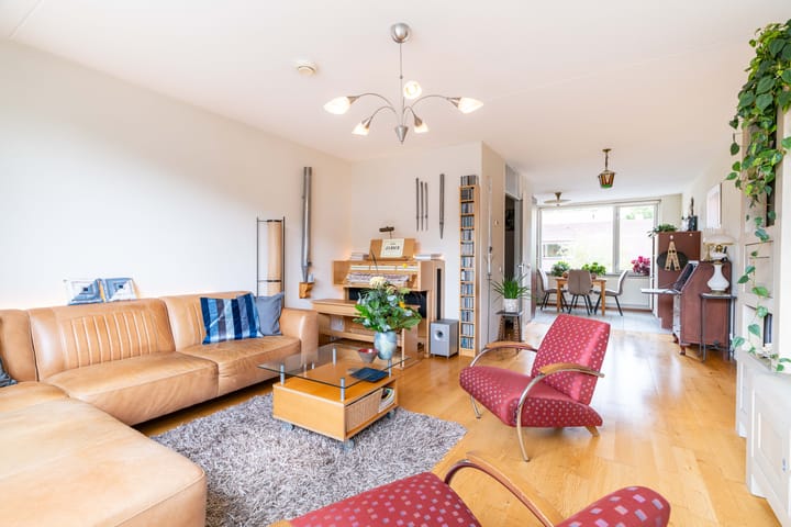 Photo 23 of Van Alkemadestraat 7