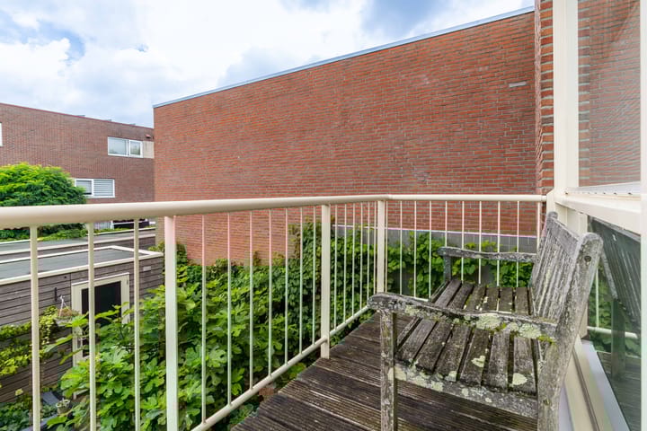 Photo 28 of Van Alkemadestraat 7