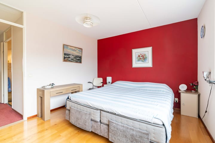 Photo 32 of Van Alkemadestraat 7