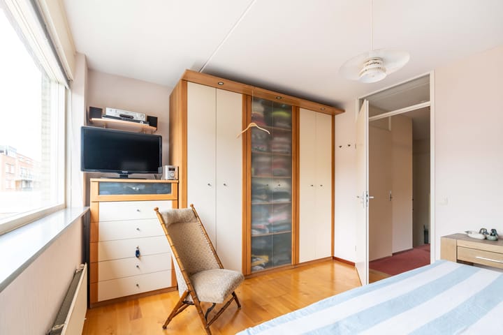 Photo 33 of Van Alkemadestraat 7