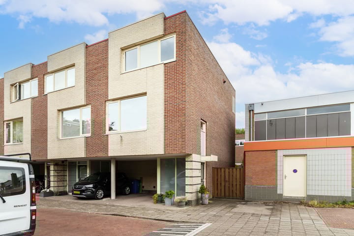 Photo 39 of Van Alkemadestraat 7