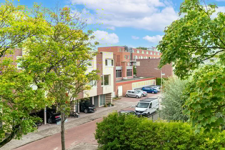 Photo 41 of Van Alkemadestraat 7