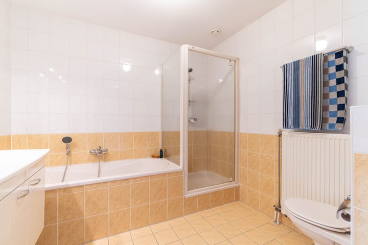 Photo 34 of Van Alkemadestraat 7