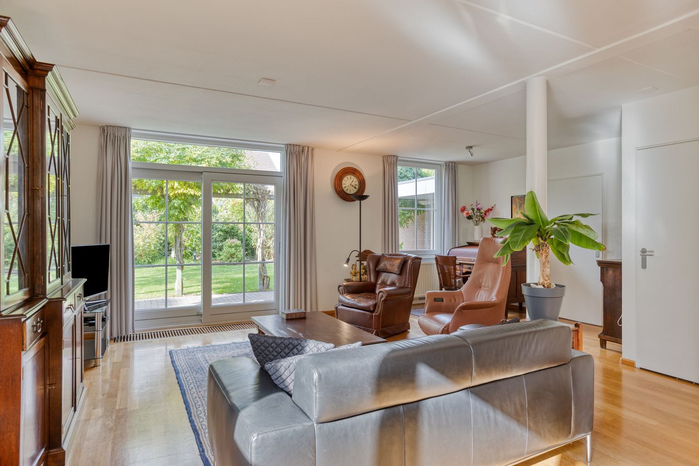 Photo 10 of Valkenburgstraat 3