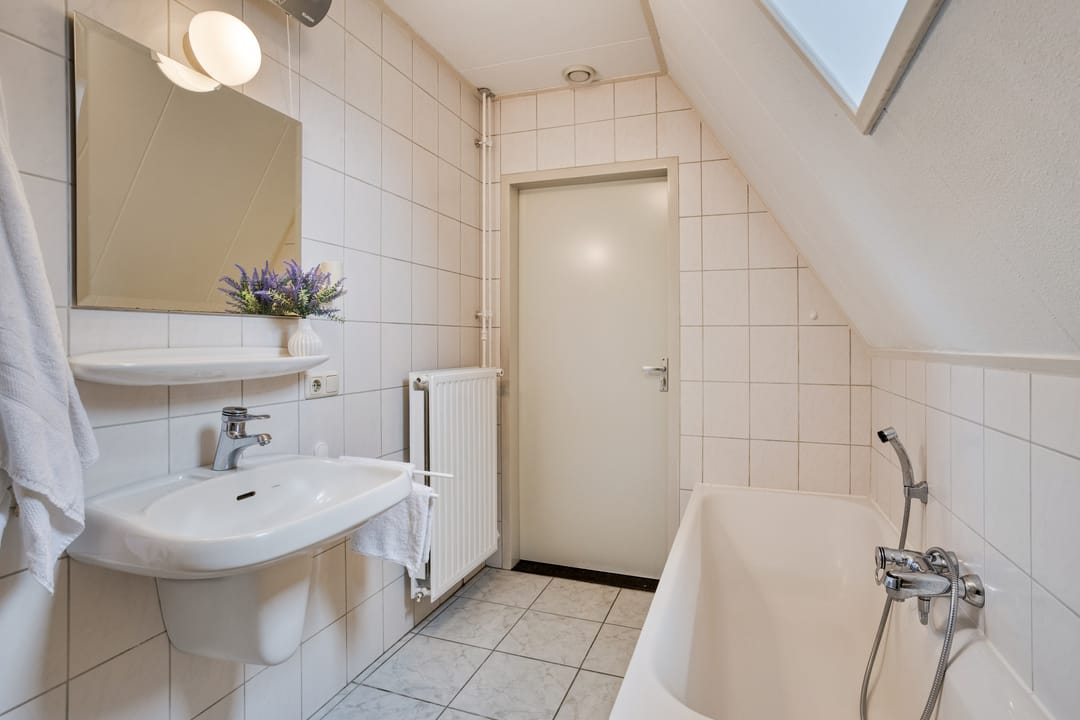 Photo 28 of Valkenburgstraat 3