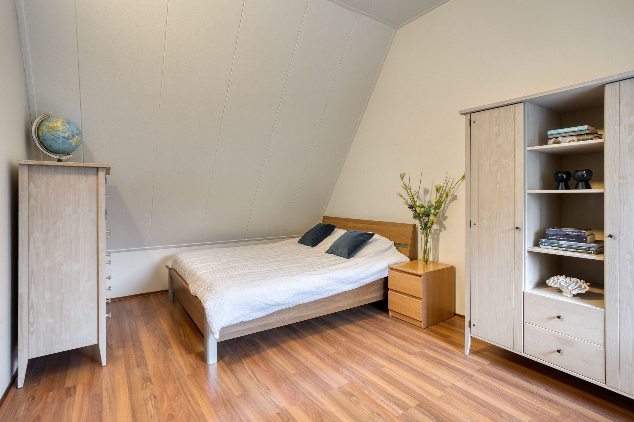 Photo 33 of Valkenburgstraat 3