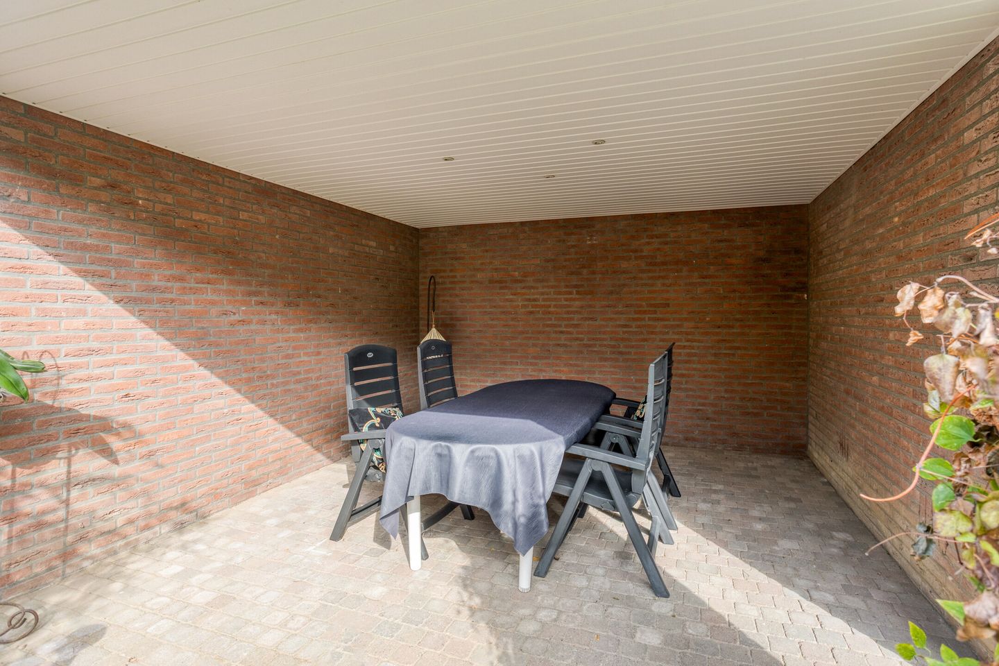 Photo 40 of Valkenburgstraat 3