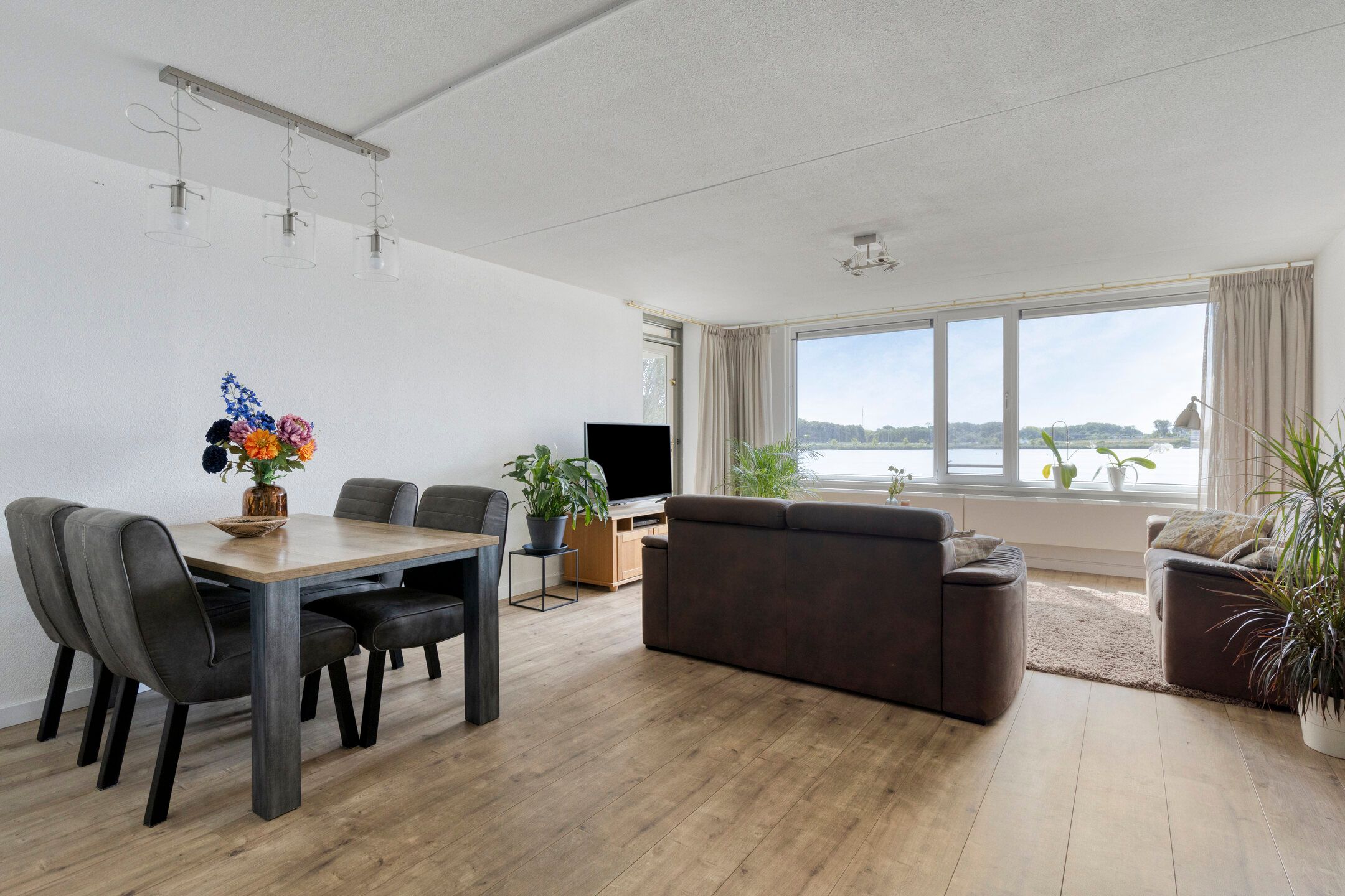 Foto 15 van Fellinilaan 436