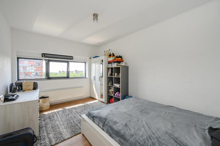 Foto 11 van Osdorper Ban 736