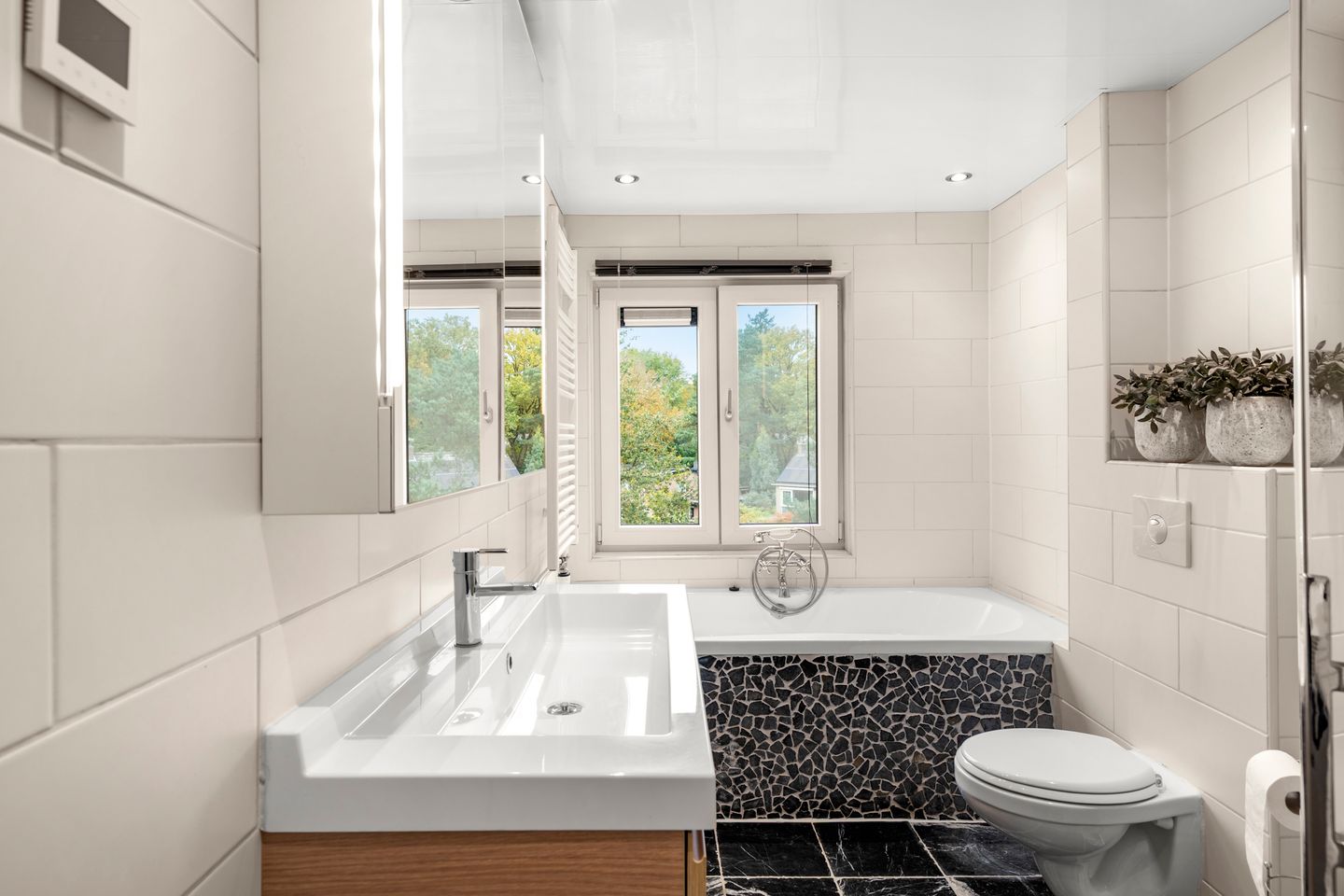 Photo 44 of van Heutszlaan 114-1