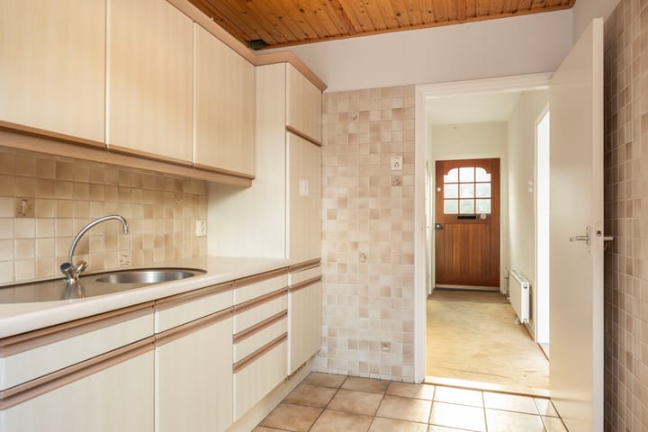 Photo 8 of van der Vegtestraat 143